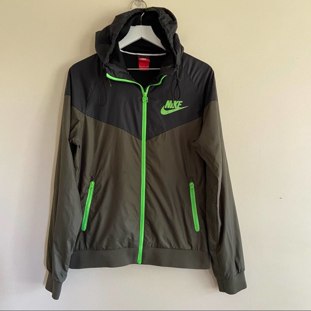 Nike Green Performance Jacket For Active Pursuits - image 1